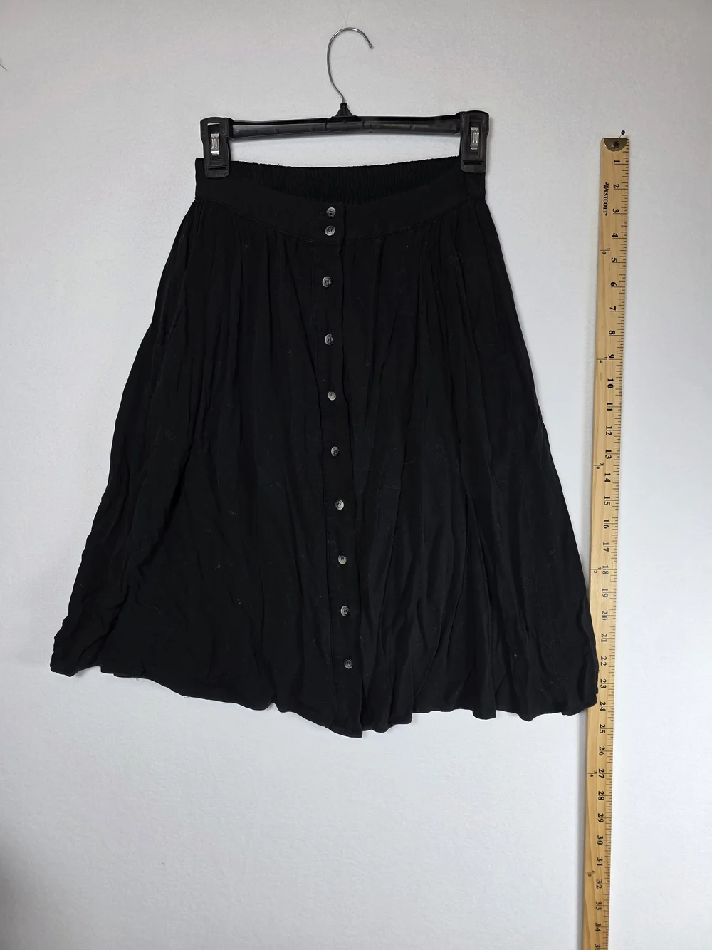 The Main Street Exchange 'SKYE' Black Button-Front Midi Skirt - Picture 2 of 6